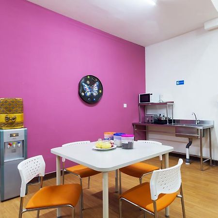 Cx Hostel Kuta Raya Luaran gambar