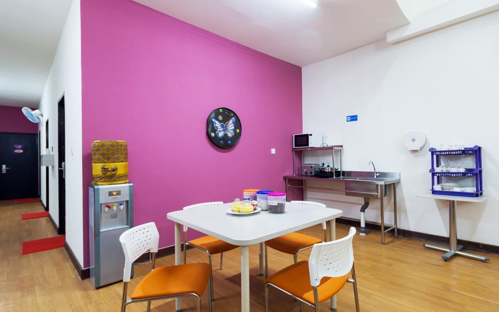 Cx Hostel Kuta Raya Luaran gambar