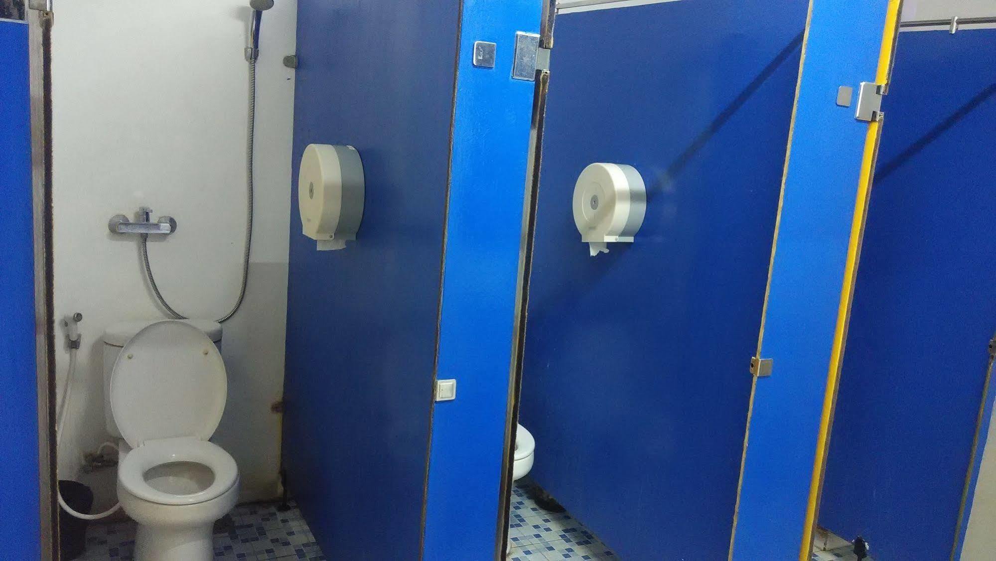 Cx Hostel Kuta Raya Luaran gambar