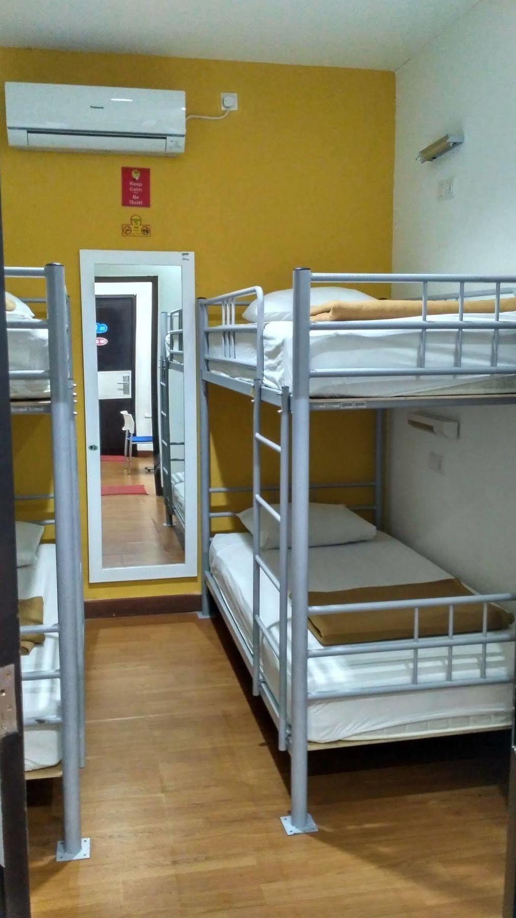 Cx Hostel Kuta Raya Luaran gambar