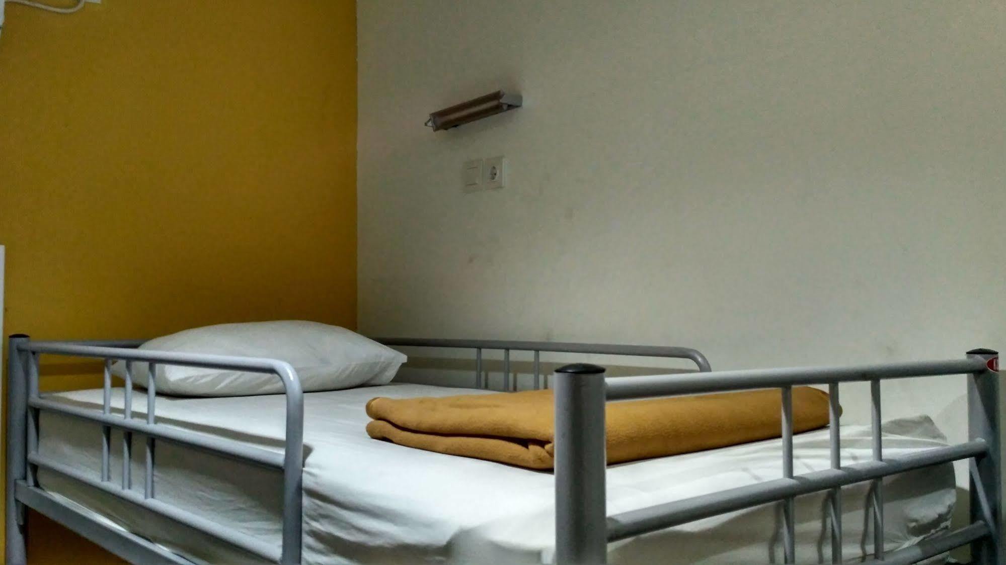 Cx Hostel Kuta Raya Luaran gambar