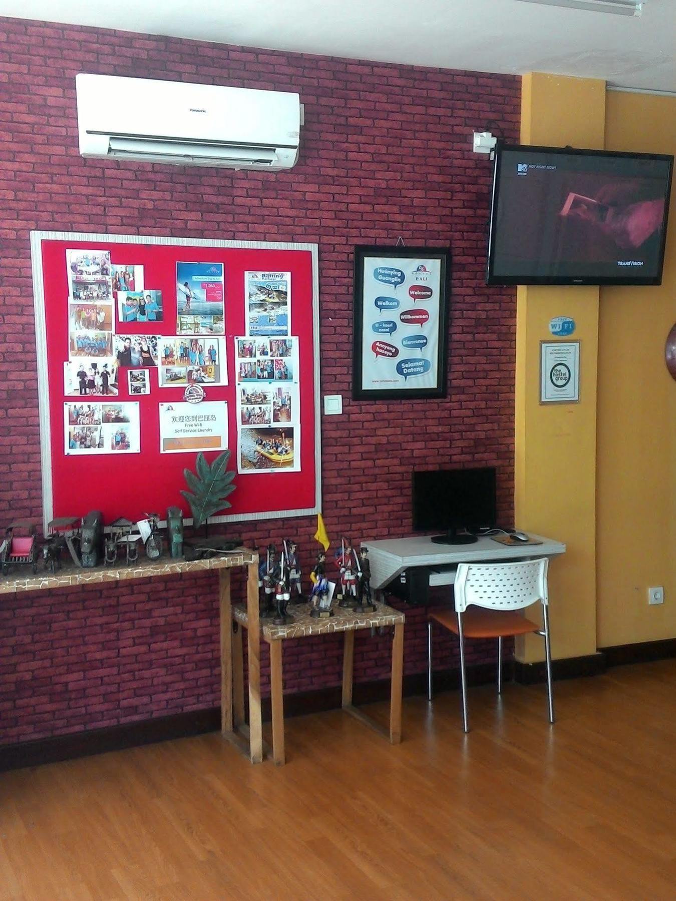 Cx Hostel Kuta Raya Luaran gambar