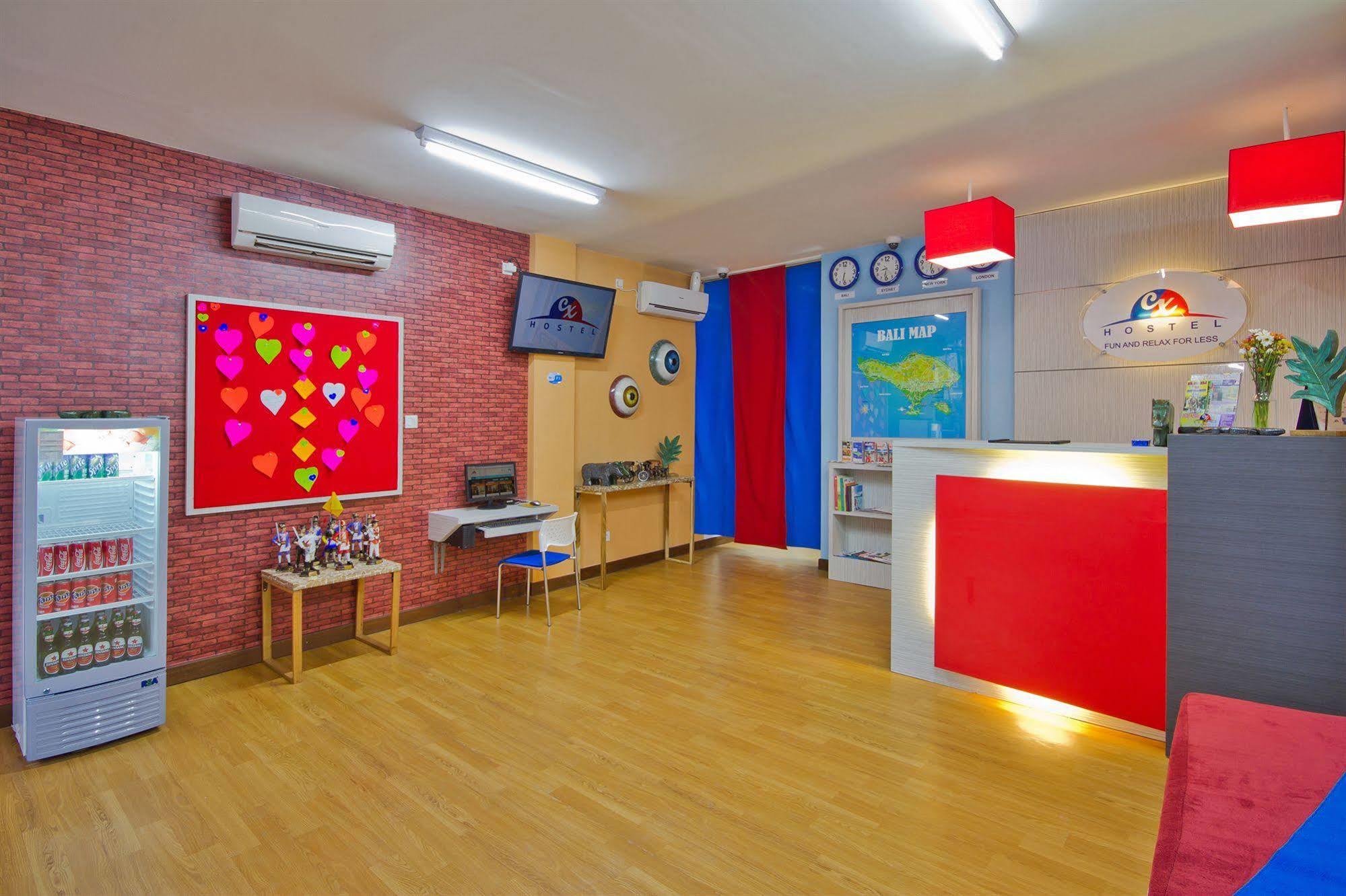 Cx Hostel Kuta Raya Luaran gambar